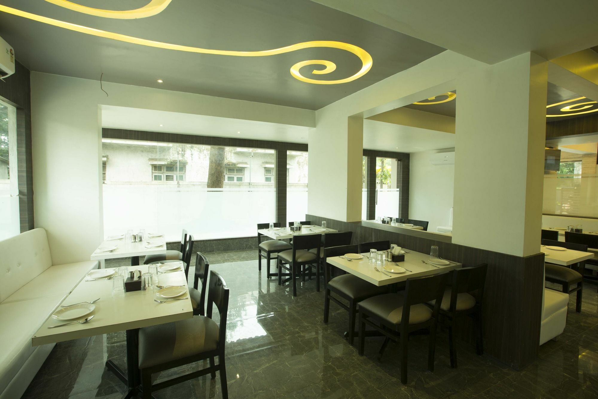 Oyo 78245 Collection O Hotel Crown Inn 나비뭄바이 외부 사진