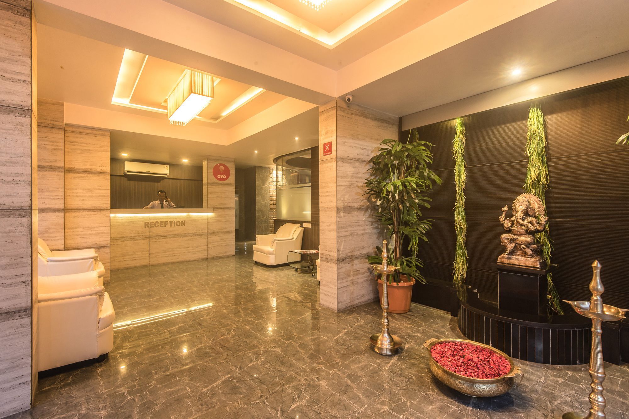 Oyo 78245 Collection O Hotel Crown Inn 나비뭄바이 외부 사진